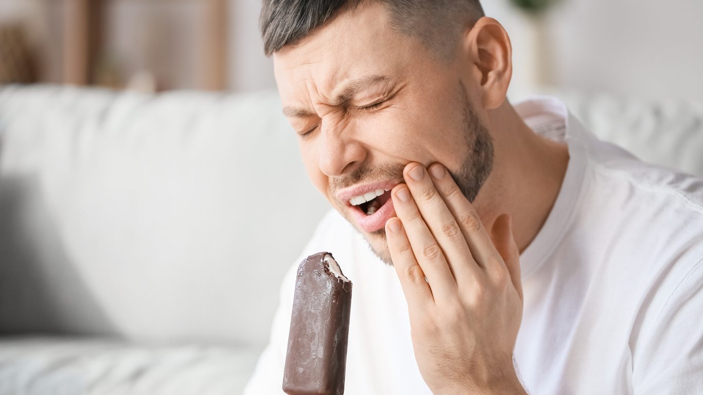 what causes tooth sensitivity